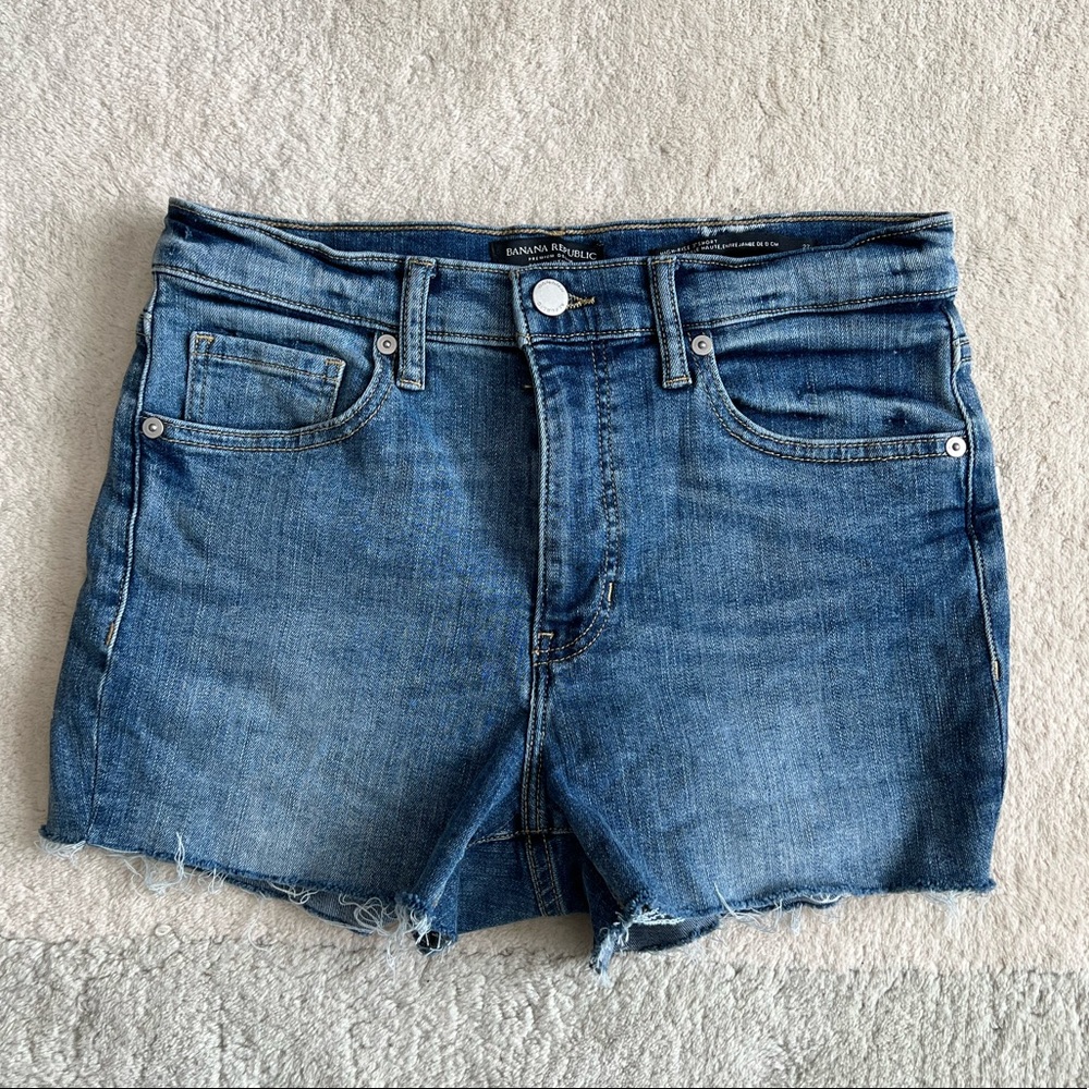 Banana Republic high rise 3” denim shorts sz 27